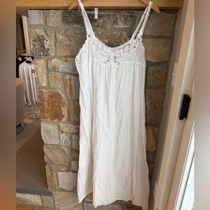 Vintage 1970’s Eve Stillman Elegant White Lace Trim Nightgown size L